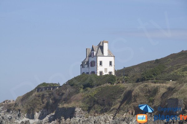 Maison au bord de la plage de Porz ar Villiec