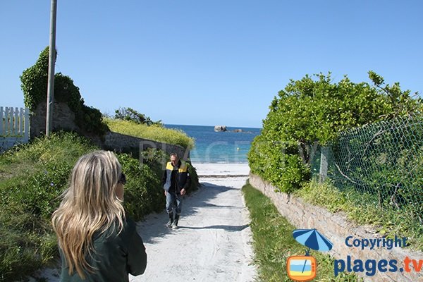 Accès à la plage de Porz Gwen à Ploudalmézeau