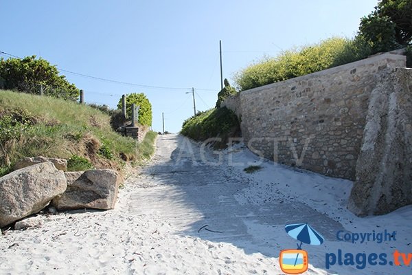 Chemin d'accès à Porz Gwen - Ploudalmézeau