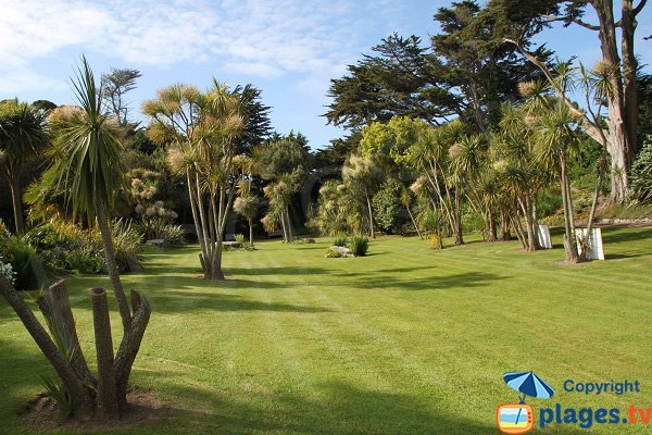 jardin Georges Delaselle à côté de la plage du centre nautique - Batz