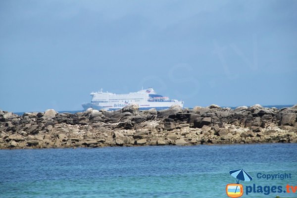 Ferry au large de Batz