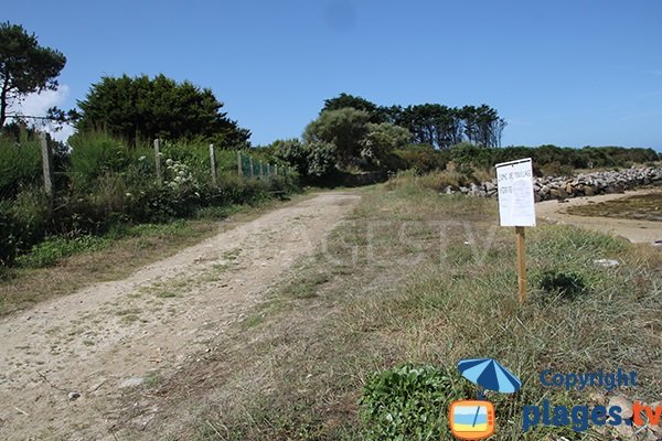 Parking de la crique de Porz Kelvet à Plouguerneau