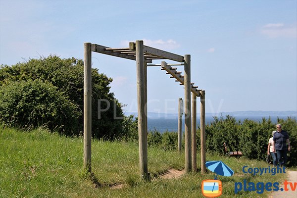 Sentier de la Corniche à proximité de Porz Melenn à Douarnenez