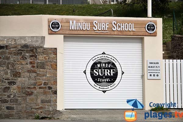 Club de surf sur la plage de Porz Milin à Locmaria-Plouzané