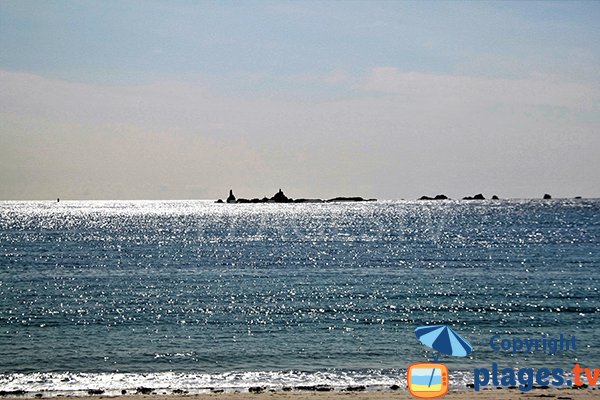 Iles autour de la plage de Porz ar Vilin Vraz - Ploudalmézeau