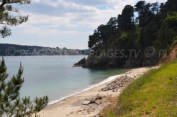 Extrémité de la plage de Porzic à Morgat