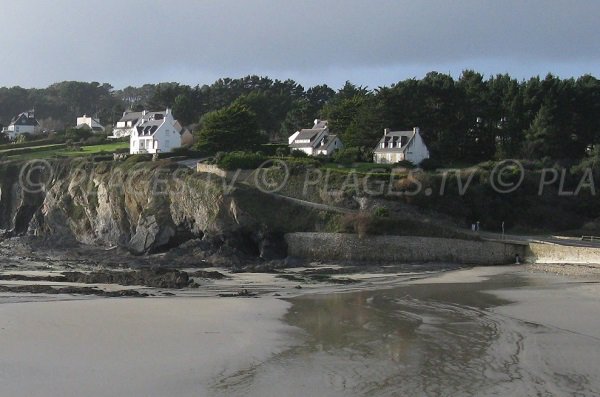 Rochers autour de la plage de Postolonnec à Crozon