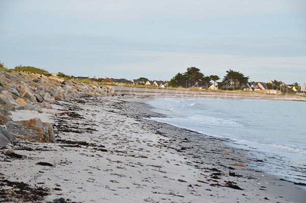 Photo de la partie centrale de la plage du Poul à St Gildas en Bretagne