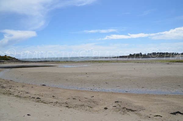 Vue sur la pointe de Carnac depuis la plage du Poulbert