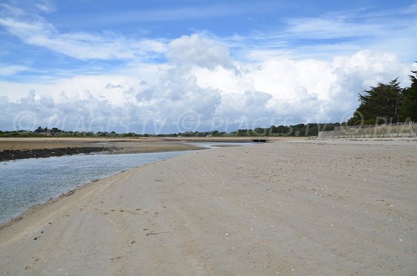 Poulbert beach in La Trinité sur Mer - Brittany