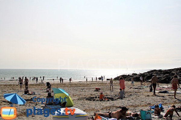 Baignade sur la plage de Poulgor - St Gildas de Rhuys