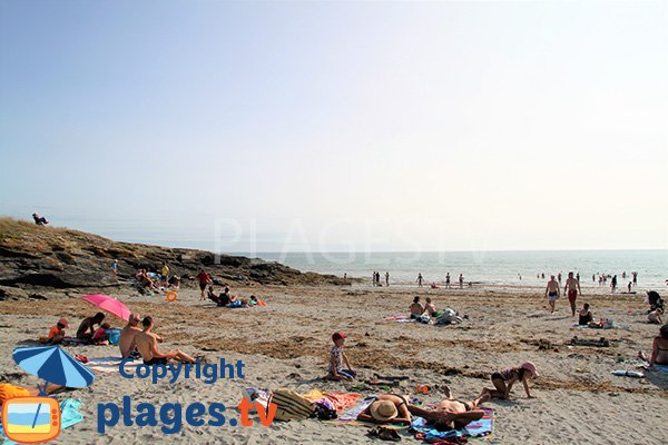 Pointe rocheuse au niveau de la plage de Poulgor - St Gildas de Rhuys