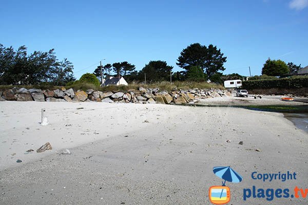 Ruisseau sur la plage de Poull Glaz à Plouguerneau