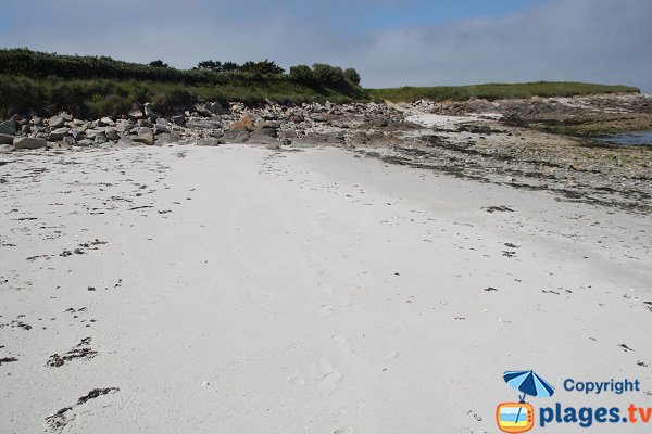 Creek southwest of the island of Batz