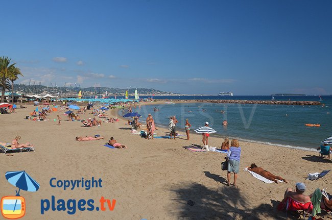 Plage à côté du golf de Mandelieu la Napoule