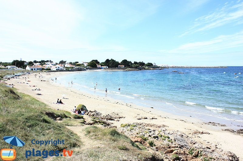 Plage à côté du port de l'ile d'Yeu