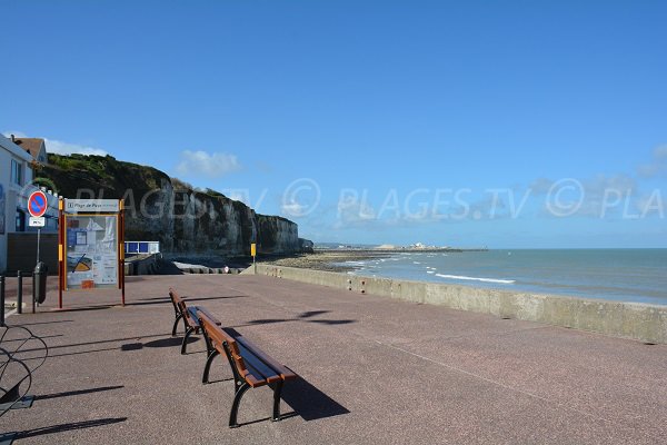 Promenade le long de la plage de Puys à Dieppe