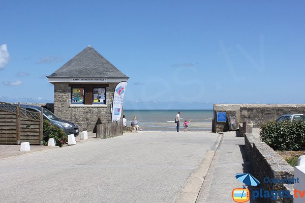 Accès principal de la plage de Quinéville