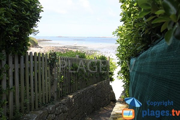 Chemin d'accès à la plage de Quistillic à Landéda