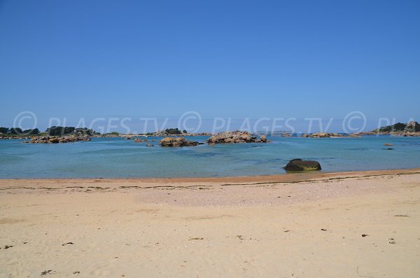 Quo Vadis beach in Brittany in Tregastel