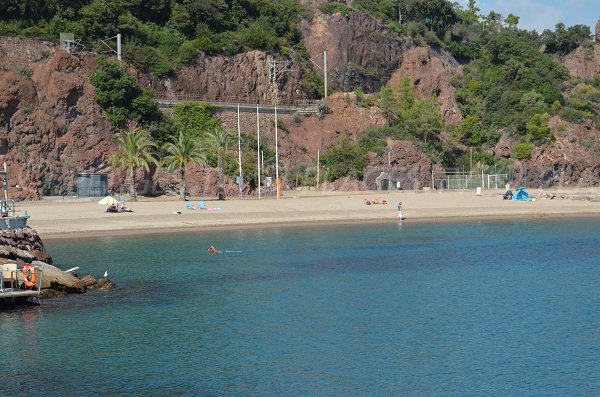 Une belle plage à Mandelieu à l'écart de la route