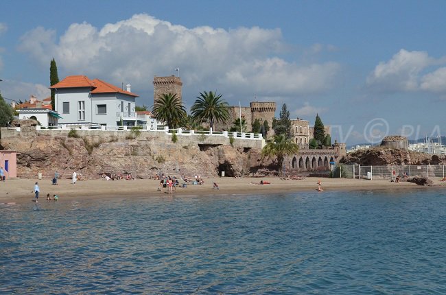 Plage de Mandelieu en centre ville