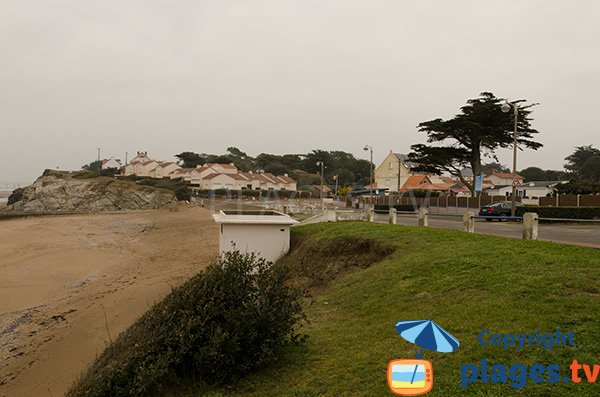 Plage du Redois avec son parking - St Michel Chef Chef