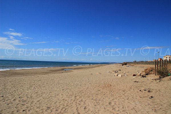 Plage de la Redoute au niveau du poste de secours de Portiragnes