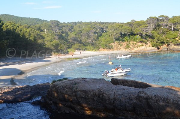 Spiaggia di sabbia a Bormes les Mimosas - Reine Jeanne