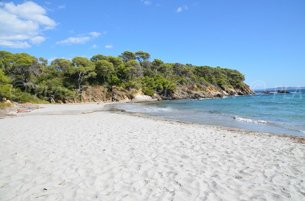 Extrémité de la plage de la Reine Jeanne - Pointe Malherbe