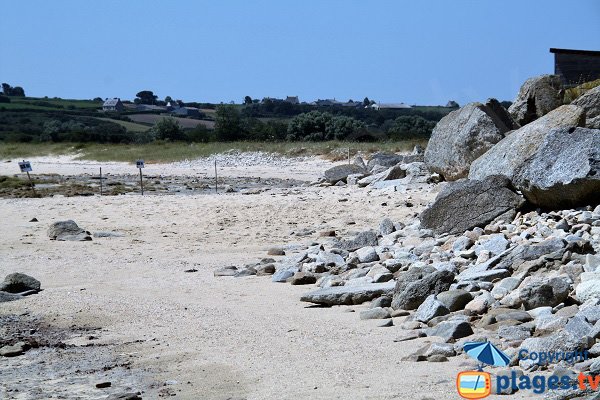 remblais  sur la plage de Reor ar Mor - Plounéour-Trez