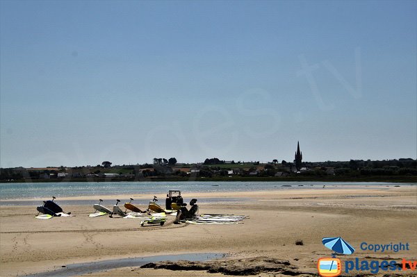 Char à voile dans la baie du Goulven