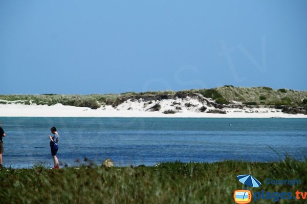 Plage naturiste dans les dunes de Keremma