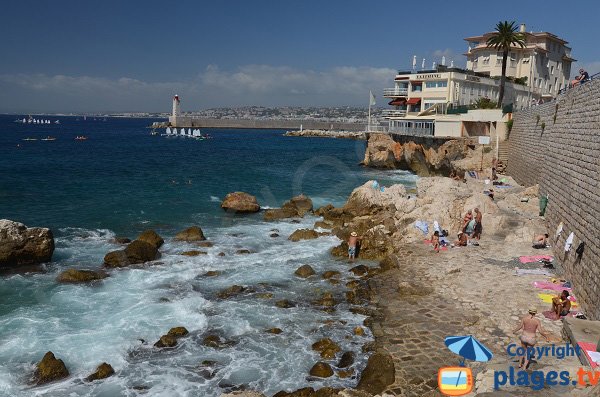 Beach in Nice East in the rocks 