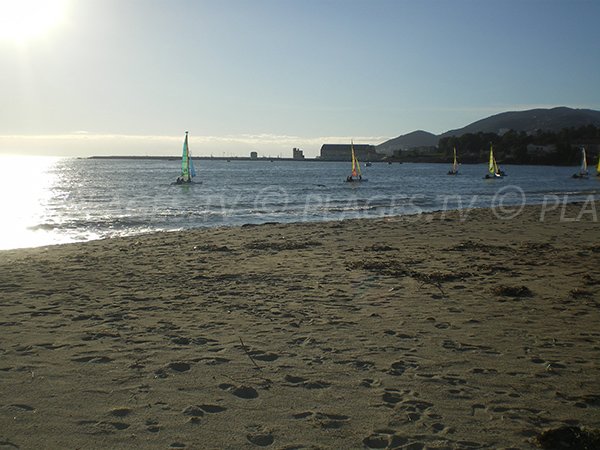 Voile sur la plage de Ricanto à Ajaccio