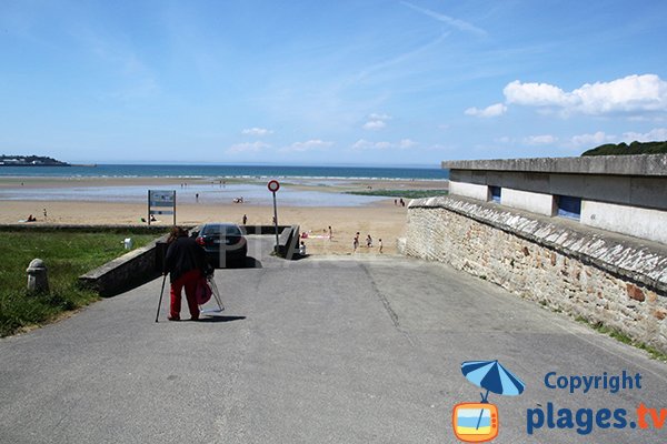 Accesso della spiaggia Le Ris a Douarnenez