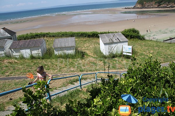 Escalier pour accéder au deuxième parking - Plage du Ris