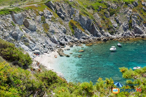 Crique au niveau de la pointe du Rix - les Embiez