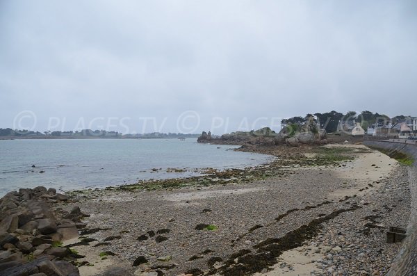 Plage proche du centre de Port Blanc