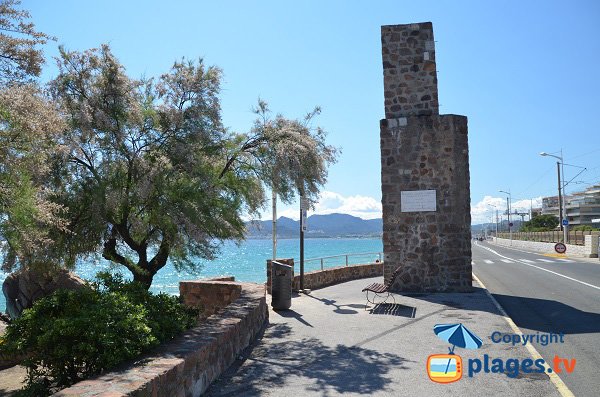 Point de repère de la plage des Rochers