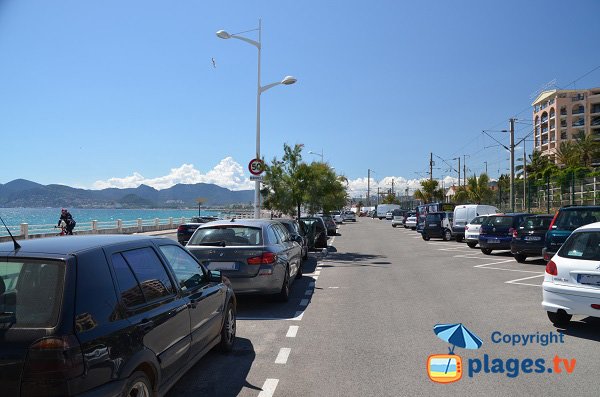 Parking of Rochers beach in La Bocca