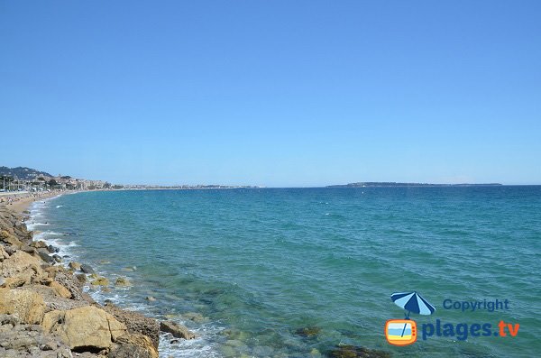 Partie Est de la plage des Rochers - Cannes la Bocca