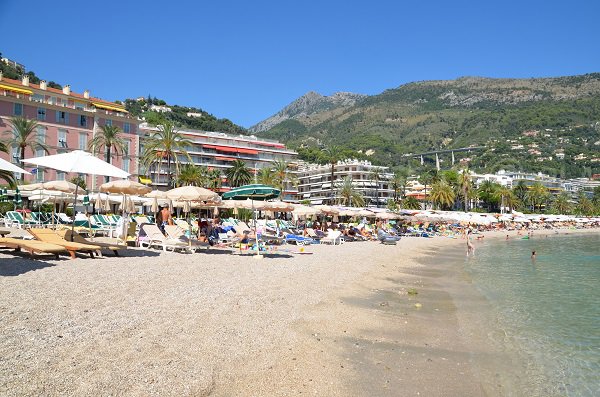 Private beaches and restaurants in Menton (Rondelli)