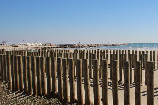 Carnon beach on the right bank