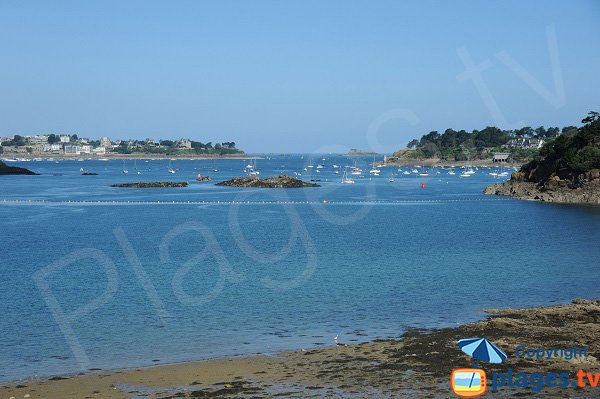 Bucht von Saint-Malo und Dinard vom Strand Rosais aus