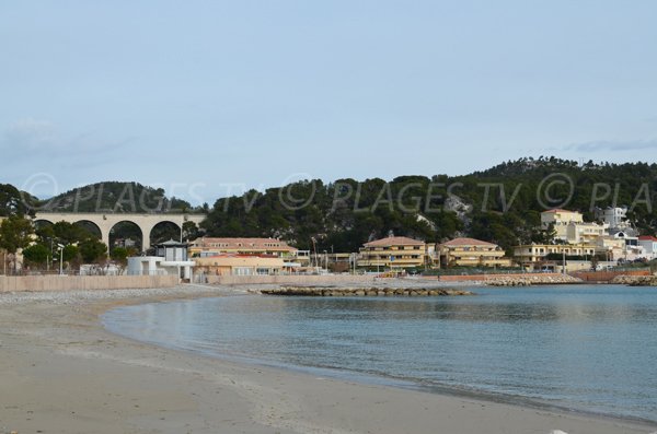 Grande plage à Carry le Rouet