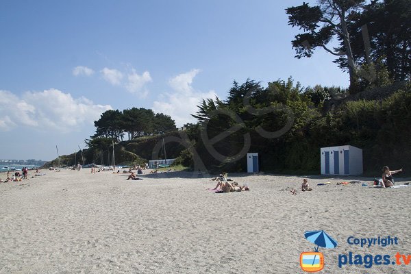 Cabines de bains sur la plage du Rougeret - St Jacut