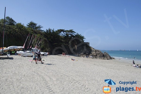 Rochers sur la plage du Rougeret - St Jacut