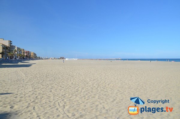 Roussillon beach and view on the port of Canet-en-Roussillon