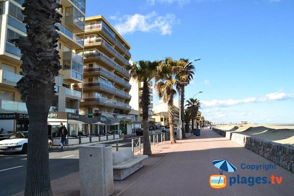 Front de mer du Canet-Plage à hauteur de la plage du Roussillon